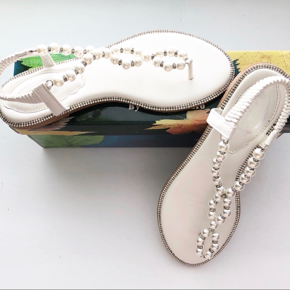 Italina White & Pearl Sandals Size 6.5 - Picture 5 of 6